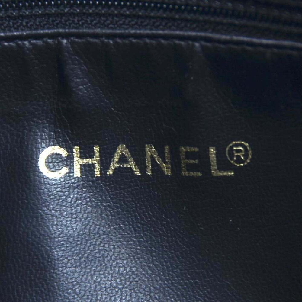 CHANEL Black Leather Shoulder Bag - Picture 15 of 15